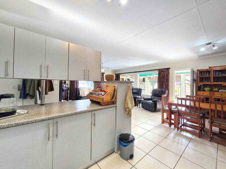 4 Bedroom Property for Sale in Stilbaai Wes Western Cape